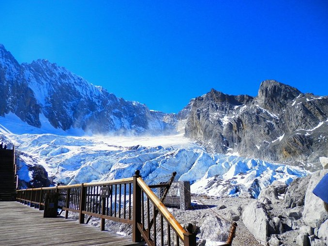 云南丽江玉龙雪山，圣洁纯净之地，被称为“最接近天堂”的地方！