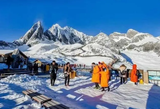 第一次去云南丽江玉龙雪山，风景神奇壮美